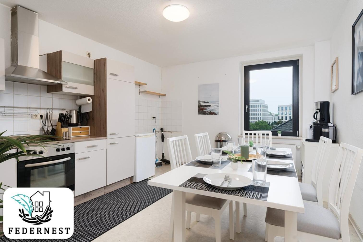 Einfach Aber Sehr Komfortabel - Wohnung Fuer 6 Personen - 2Xwc - Grupen, Messe, Monteure, Studenten - Voll Ausgestattet - 6 Betten 140X200Cm Hochwertig, 3 Smart-Tv 55 Zoll Netflix, 1000 Mbit Wlan, Voll Ausgestattete Kueche Дуйсбург Экстерьер фото